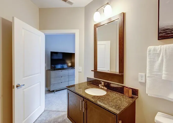 Landing Modern With Amazing Amenities *