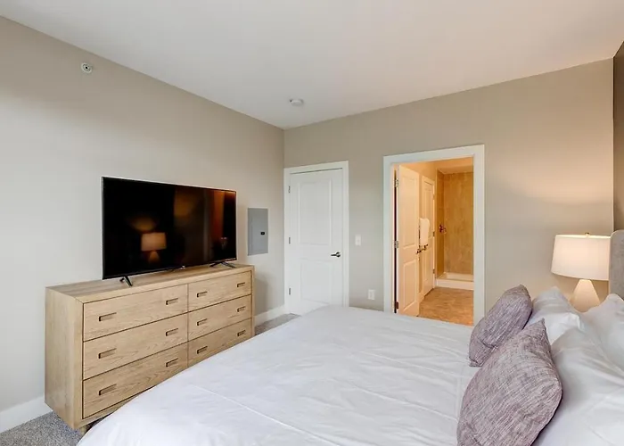 Landing Modern With Amazing Amenities *